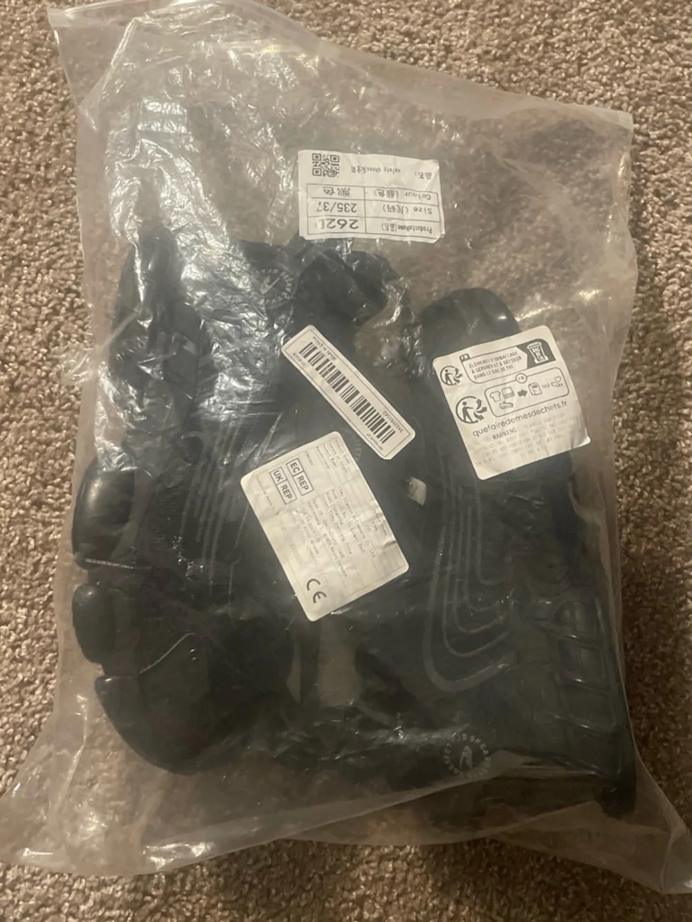 Men's Black Athletic Sneakers with Cushioning Sole